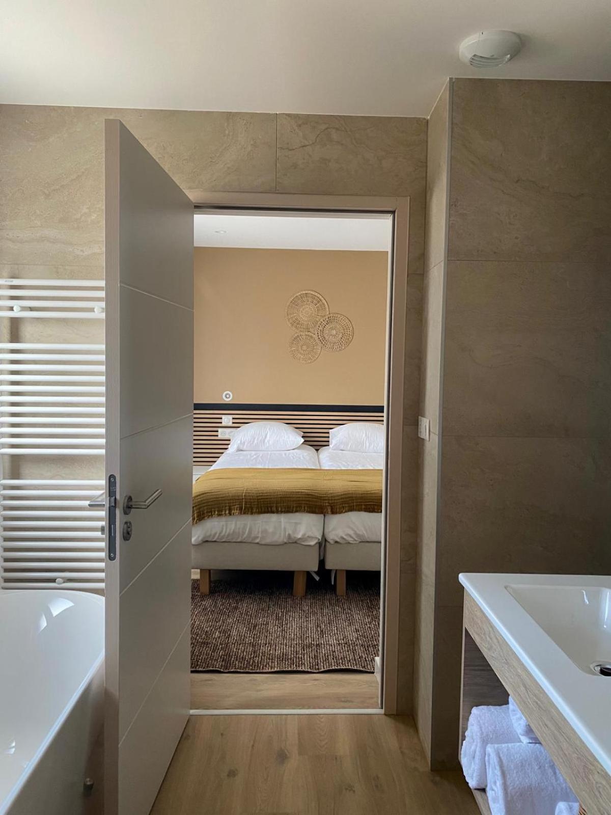 La Cremaillere Hotel-Restaurant Courseulles-sur-Mer Dış mekan fotoğraf